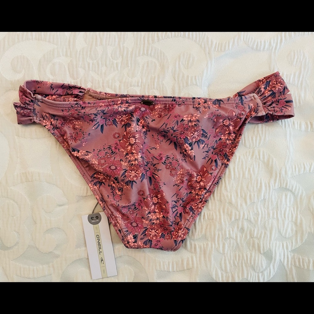 Bikini - Picture 4 of 5